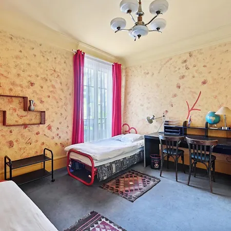 Veeve - Riverview Reverie Apartment Paris